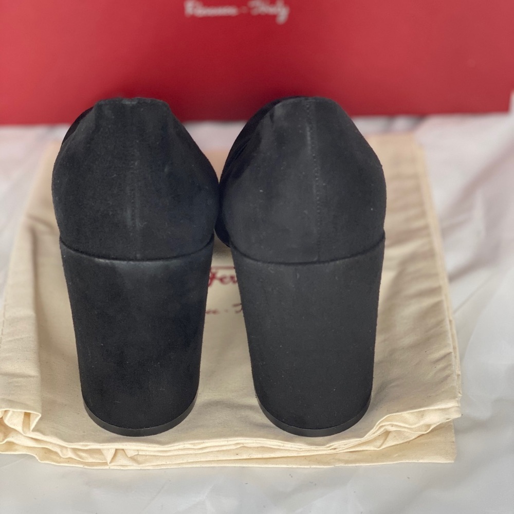 SOLD!! Salvatore Ferragamo Arezzo 85 Suede pump - Picture 5 of 8